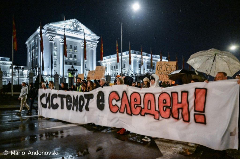 E gjithë qeveria të japë dorëheqjen   kërkojnë qytetarët në protestën e sotme para qeverisë