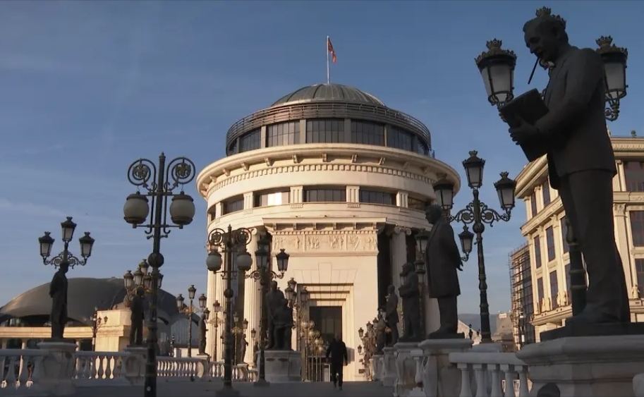 Prokuroria urdhëroi obduksion të trupit të punëtorit që humbi jetën në kantierin e ndërtimit në Kisella Vodë