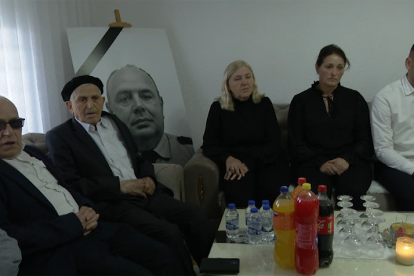 Reagimet e familjarëve të heroit Afrim Bunjaku gjatë procesit të aktgjykimit për rastin e Banjskës