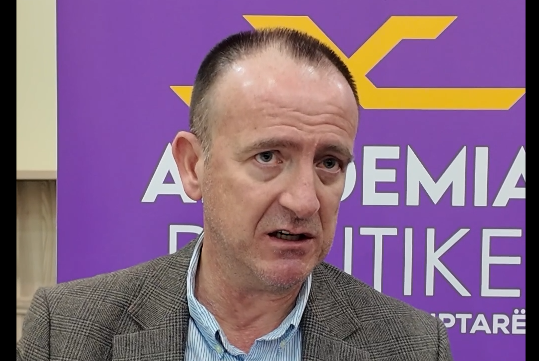 Taravari kërkon të hiqet termi  terroristët shqiptarë  nga pllaka për të rënët në Vejcë