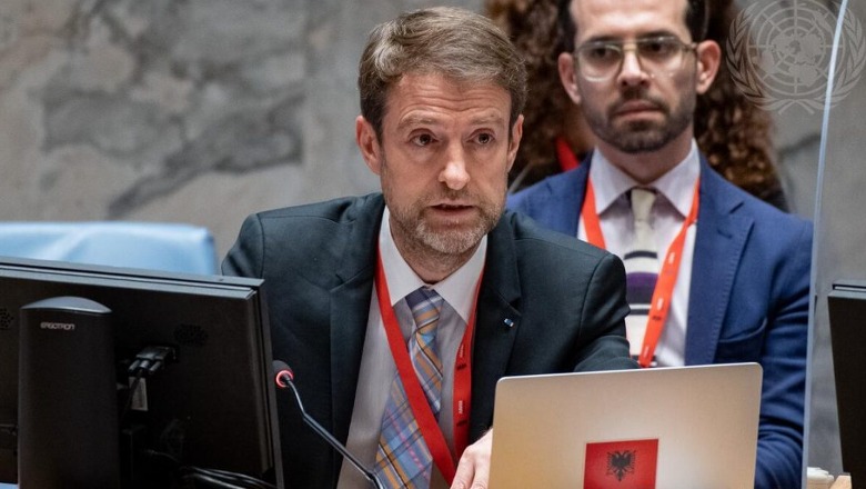 Ferit Hoxha i hedh poshtë akuzat  Qëndrimet zyrtare nuk komunikohen përmes WhatsApp it