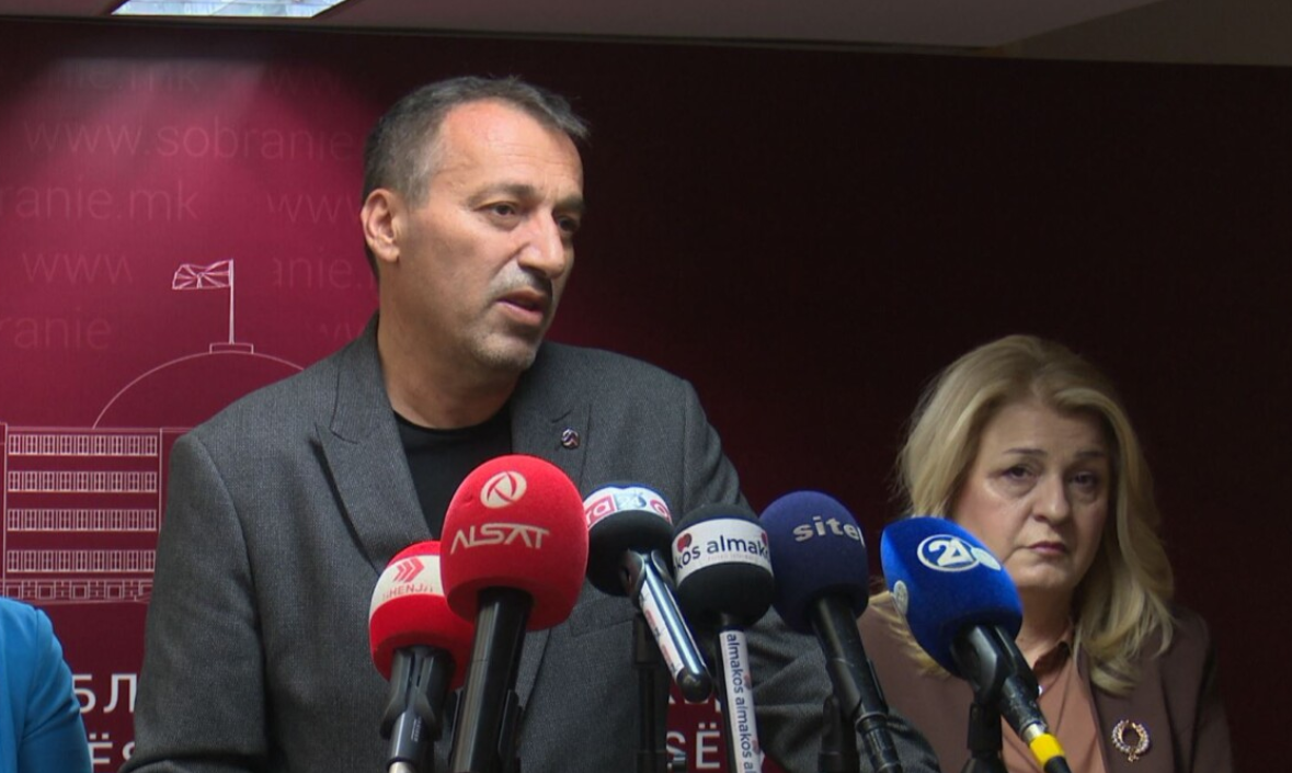 FE me iniciativë për ndryshimet Kushtetuese  Kasami  Përpjekje për t i mbajtur me shpresë aktivistët e partisë