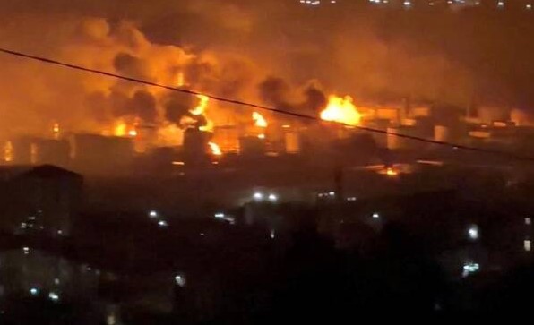Ukraina godet rafinerinë e Rusisë në Tuapse  shpërthen zjarr në Detin e Zi