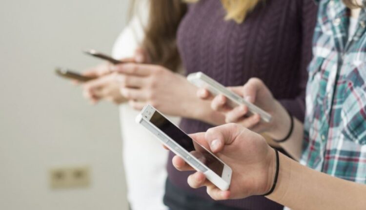 Turqia ndalon rrjetet sociale për fëmijët nën 15 vjeç