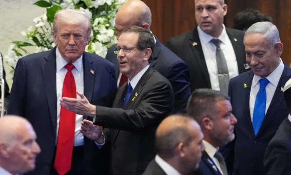 Trump  Nëse do të falte Netanyahut  kjo do ta bënte  hero kombëtar  presidentin izraelit