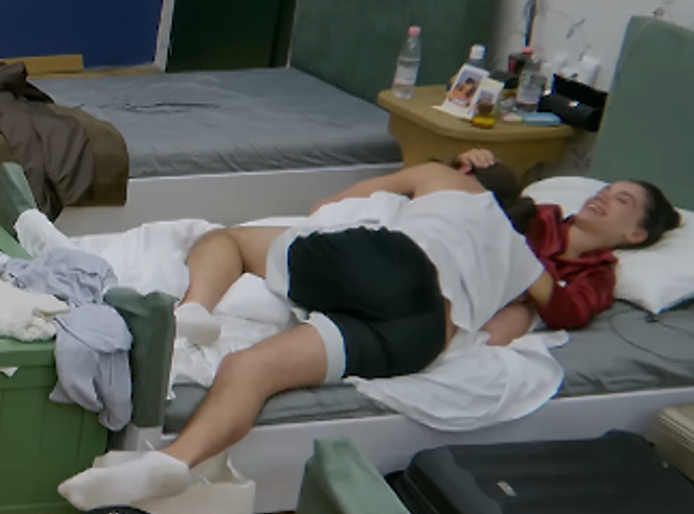 Momente të ëmbla për Adionin dhe Fabjolën  ngjitën për njëri tjetrin