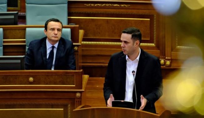 Abdixhiku jep detaje nga takimi me Kurtin  U kërkua president  që pret shoqatën e zjarrfikësve 