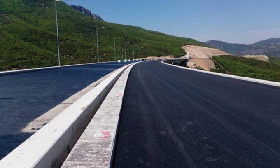 kryeministri-mickoski-tregon-kur-do-te-perfundon-autostrada-kercove-oher