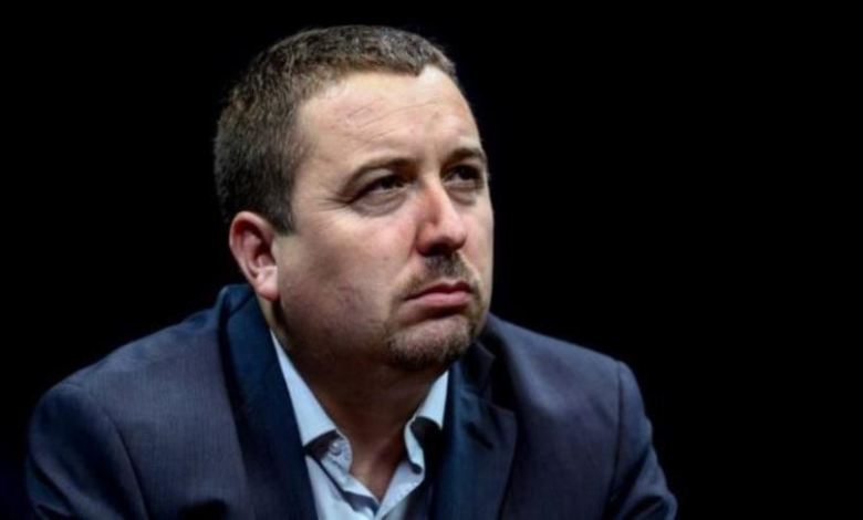 Blerim Latifi ironizon me  projektin letrar  për Agim Bahtirin  Paralajmërim i një epoke të re  me një kult të ri lideri