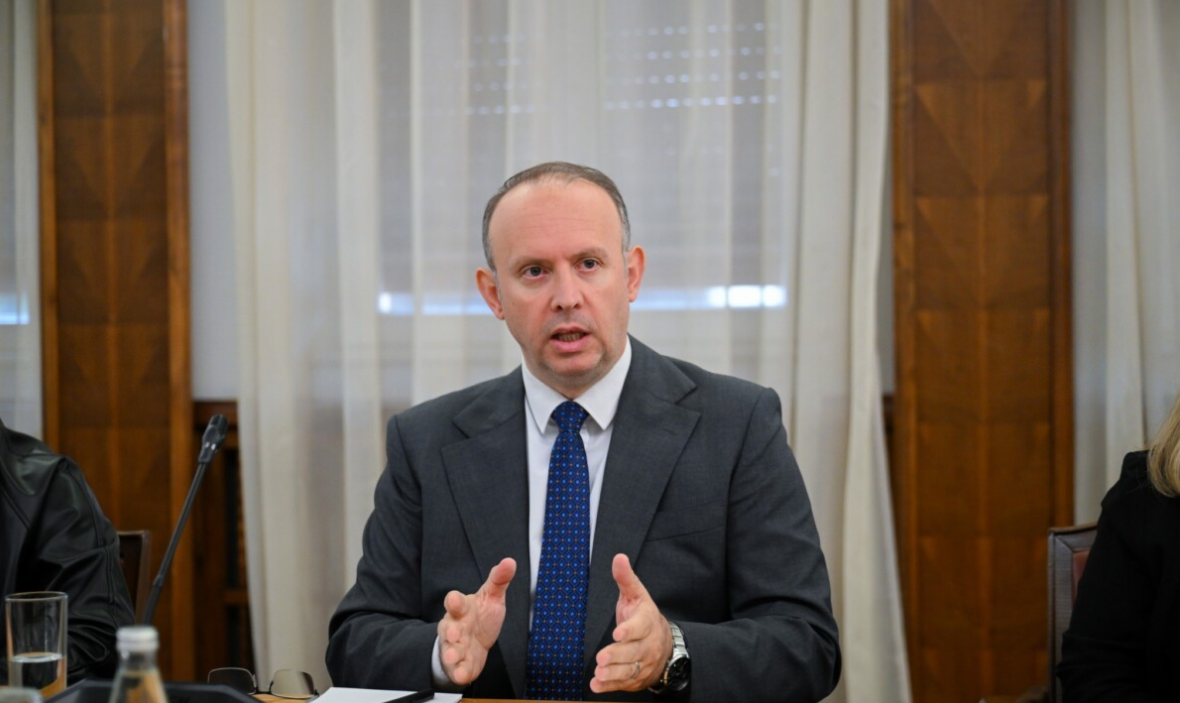 Gashi uron Ditën e Gjuhës Maqedonase  Përfaqëson njërën ndër shtyllat mbi të cilat ndërtohet shteti ynë i përbashkët