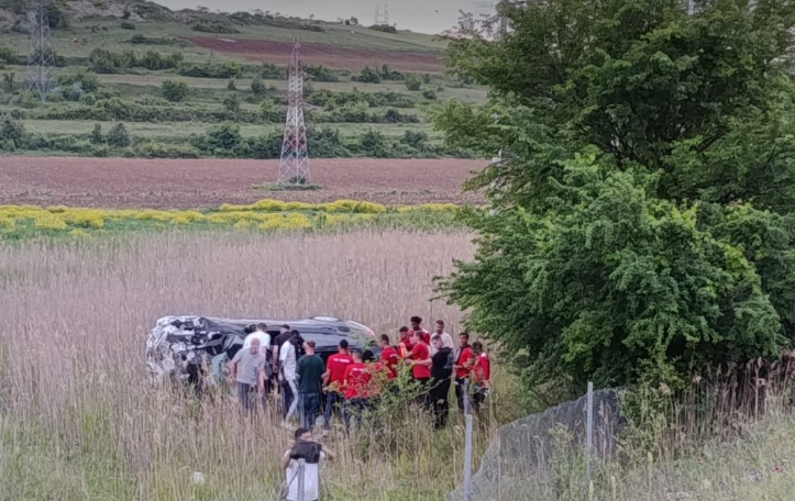 Aksidentohen dy vetura në qarkoren e Shkupit nuk ka të lënduar