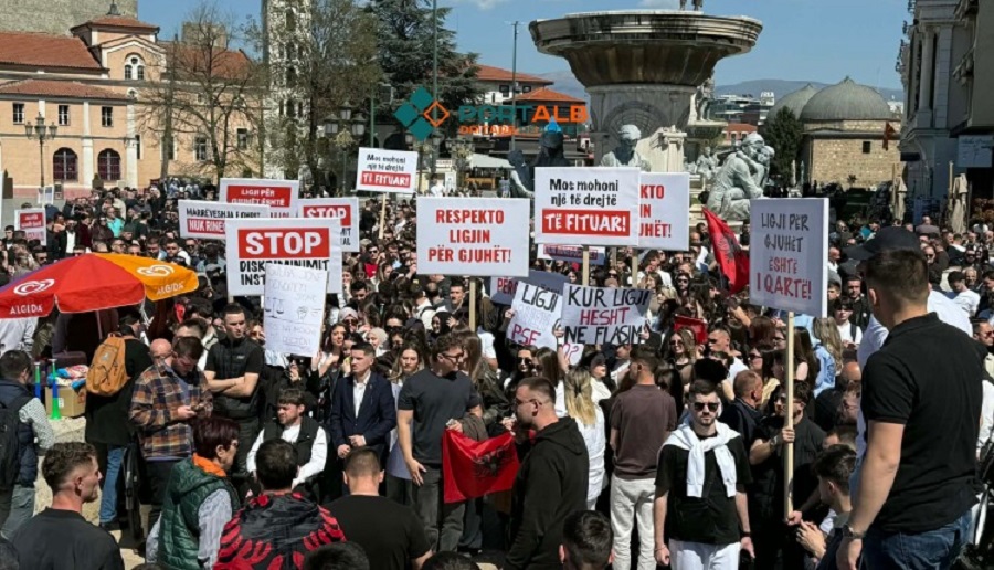 Kosova dhe Shqipëria mbështesin protestën studentore në Shkup