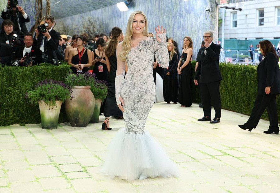 E pathyeshme  Lindsey Vonn rikthehet me stil në  Met Gala  vetëm 3 muaj pas aksidentit të rëndë olimpik