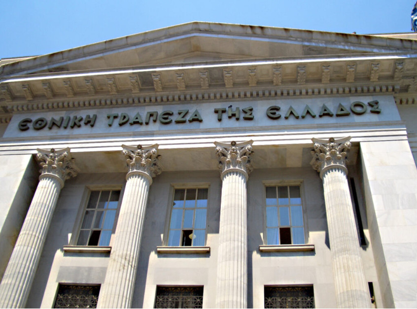 Grabitje si në filma nga një bankë në Greqi  Vidhen 200 000 euro  arrestohen tetë persona