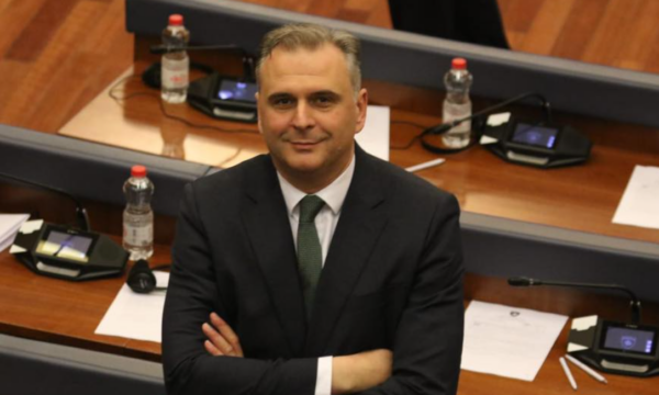 Bajqinovci thotë se Osmani shkoi në LDK për pozitë  Njejtë edhe me Kurtin  kur nuk e mori pozitën u largua