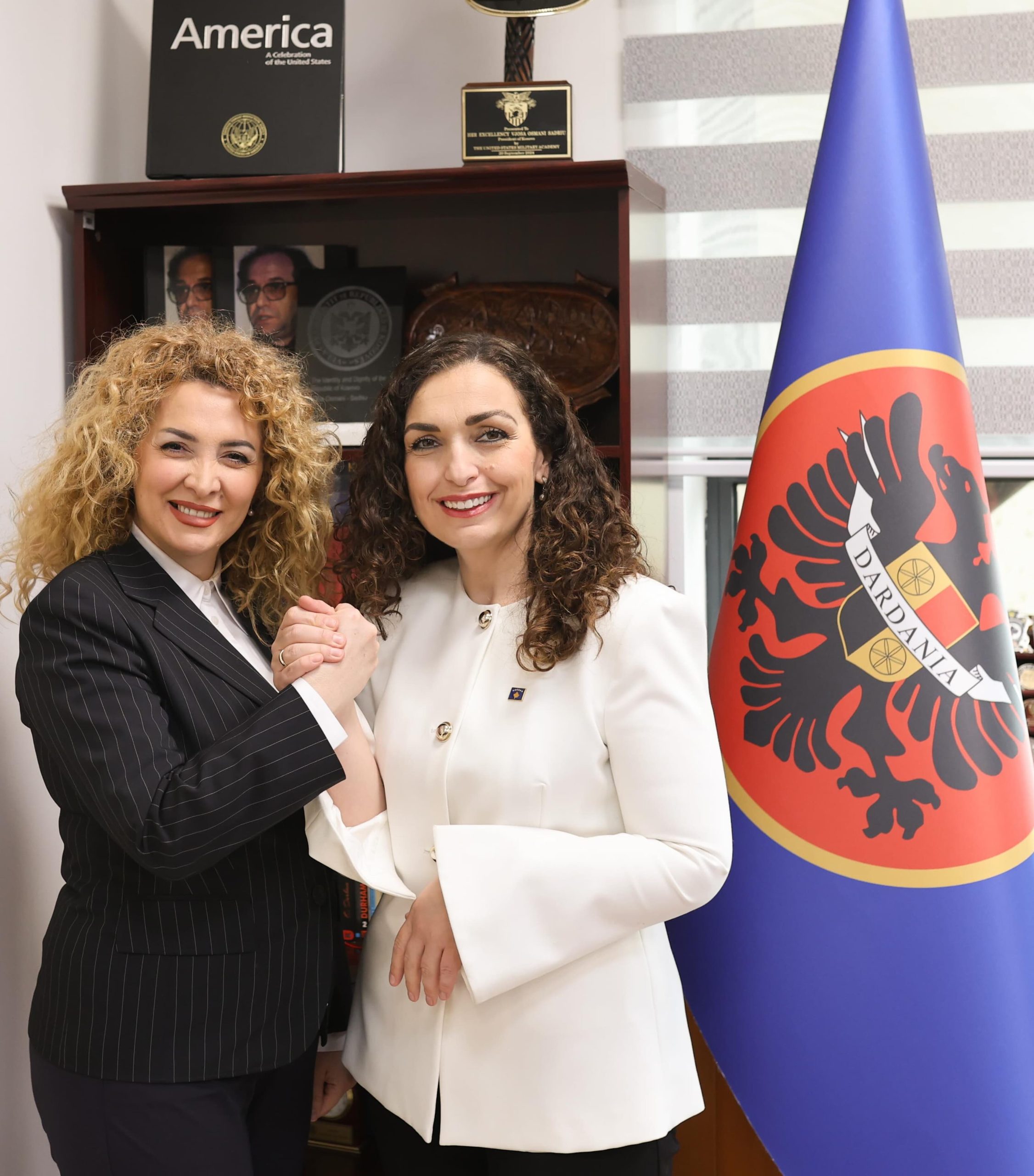 Osmani ia merr Vetëvendosjes deputeten Albena Reshitaj për zgjedhjet e 7 qershorit