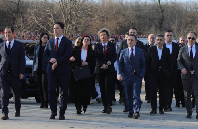 VLEN  Më 9 maj vuloset bashkimi i madh në Kongresin e Unitetit
