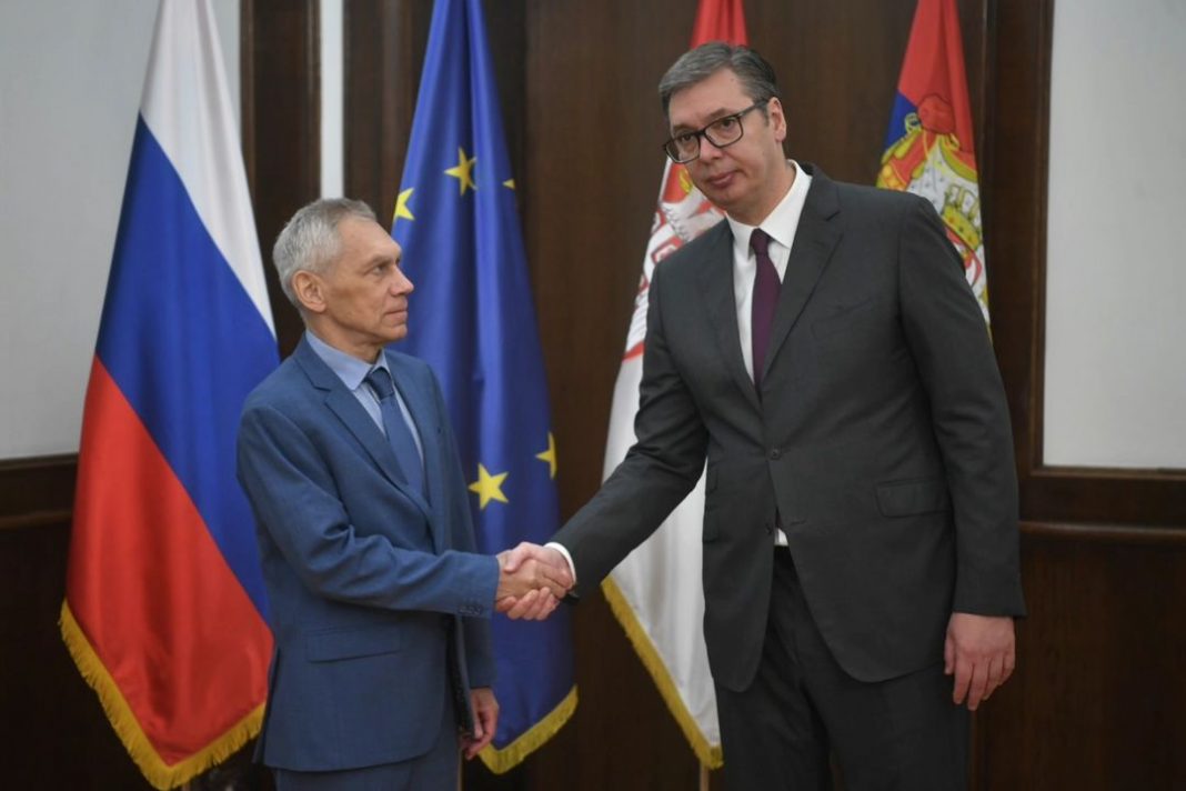 serbia-ndermjet-integrimit-evropian-dhe-aleances-strategjike-me-rusine-energjia-inteligjenca-ndikimi-ushtarak-dhe-projekti-gjeopolitik-ne-ballkan