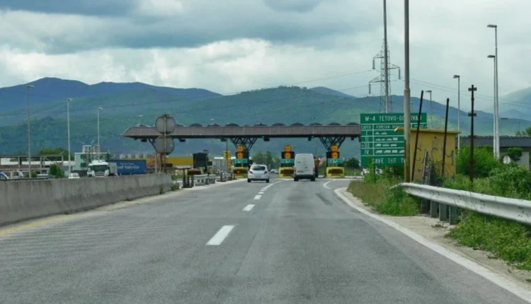 Vozitën në drejtim të kundërt në rrugën Gostivar Tetovë  shoqërohen në polici dy persona