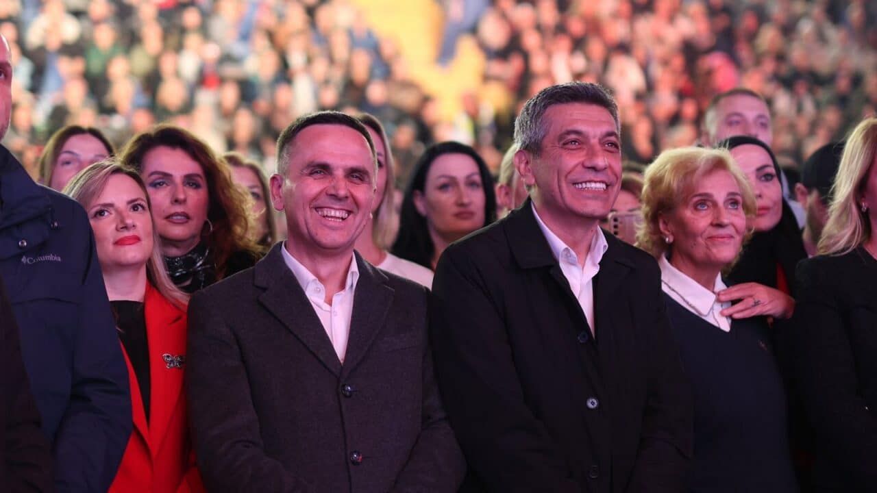  Shkupi tashmë më afër Prishtinës    Mexhiti e Kasami thonë se janë ndarë 200 milionë euro për rrugën Shkup Bllacë Prishtinë