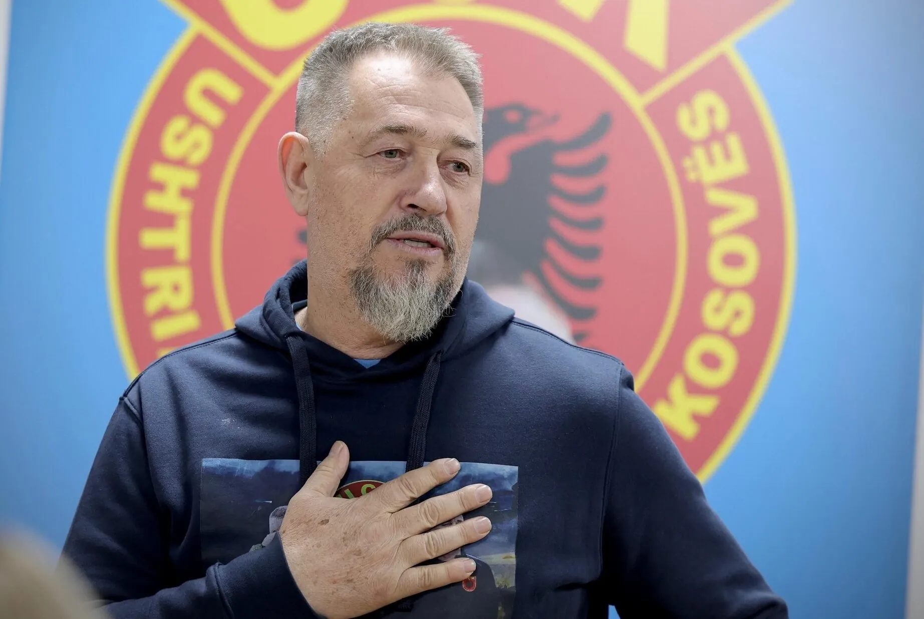 Lushtaku  shpërthen  ndaj Dejona Mihalit  Kush të financon dhe për kë punon në Kosovë  