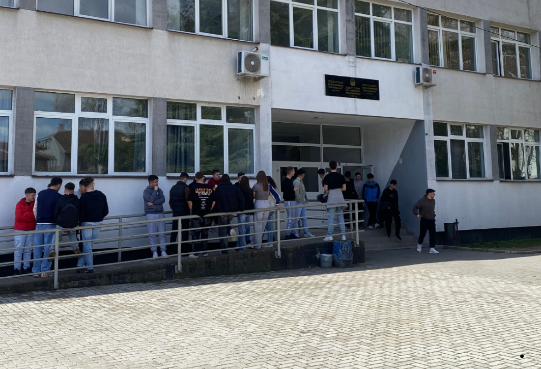 mbi-11-mije-vende-te-lira-ne-shkollat-e-mesme-ne-rmv-afati-i-dyte-i-regjistrimit-nis-me-23-qershor