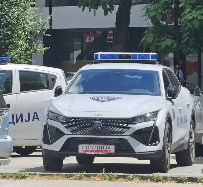 E rëndë në Shkup  Foshnja 8 muajshe lihet në një ulëse parku