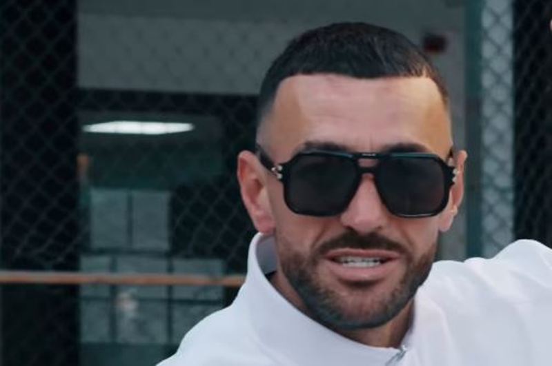 Stresi dhe One T po vijnë me këngën  Para mahallës 
