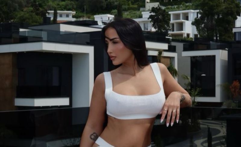 Xheneta lajmërohet nga palestra  shkëlqen me paraqitje
