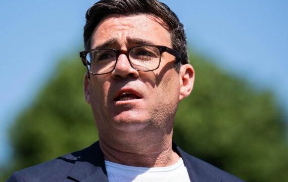 Kush është Andy Burnham zëvendësuesi i mundshëm i Keir Starmer 