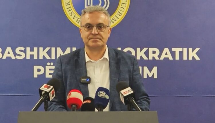 Rexhepi  reagim  Komuna e Tetovës në të njëjtën vijë me Gjykatën Kushtetuese  kundër identitetit historik të qytetit