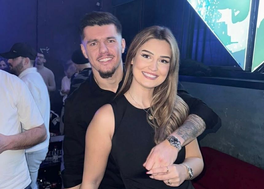 Mirlindi e Vesa në diell e det  pushimet po duken si një ëndërr e vërtetë 