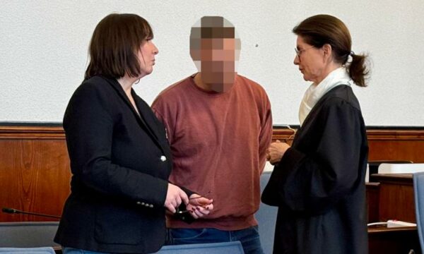 Surprizë në gjyqin ndaj kosovarit për sulm me thikë në Gjermani  autori del të jetë vëllai i tij që tash ndodhet në Kosovë
