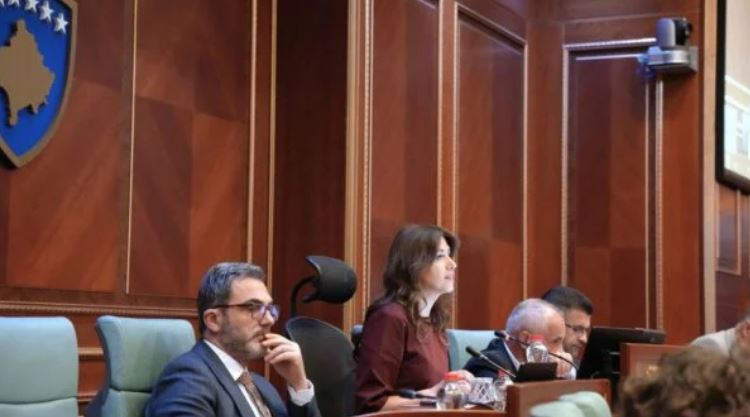 Haxhiu e njofton Golën për seancën 6 gushtit  i kërkon t ia përcjellë Kryesisë së vjetër të Kuvendit