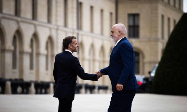 Samiti i Koalicionit të Vullnetmirëve në Paris  Rama ndan fotot nga takimi me Macron