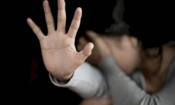 Djali rreh nënën pas konfliktit për para në Tetovë  policia në kërkim të autorit