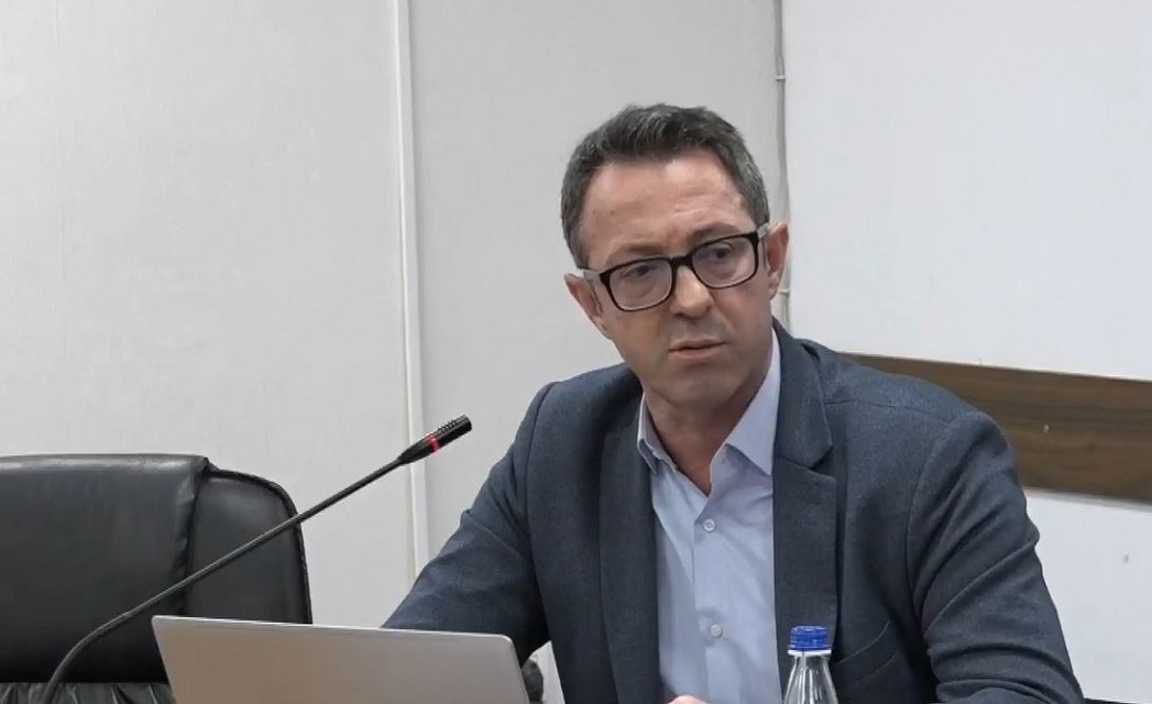 Bashkëshorti i presidentes e quan  vrasës  Përparim Ramën