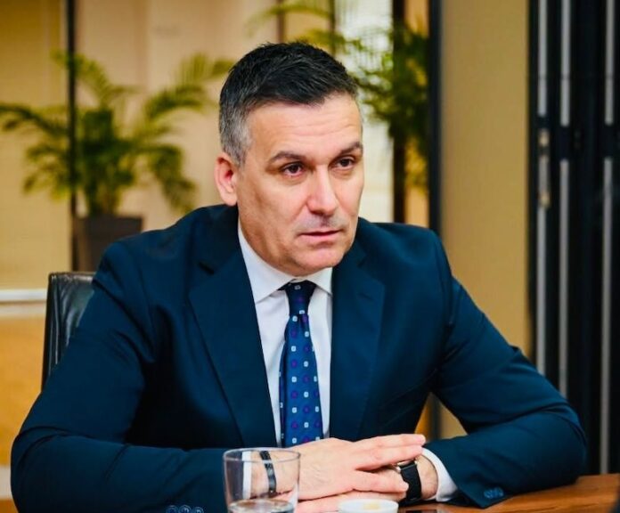 Hoxha  Kur dëmtohet shëndeti i qytetarëve  nuk guxon të ketë kompromise