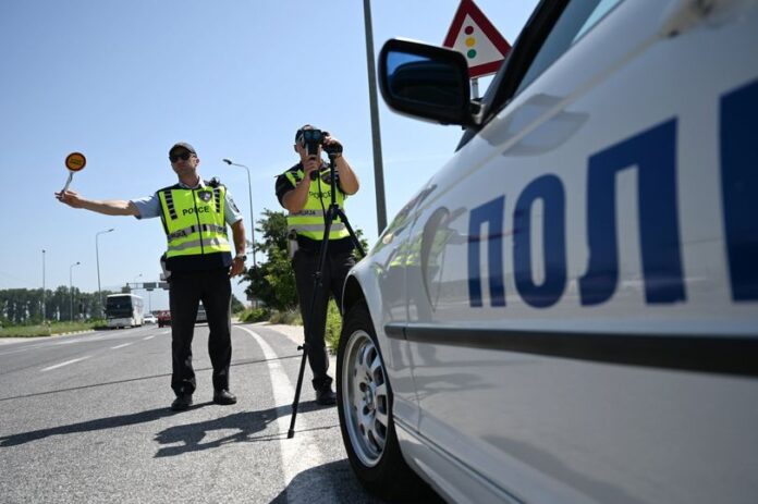  Fluturonte  me 168 km h në zonën ku lejohet 80  Arrestohet shoferi nga Shkupi në aksin Gostivar Tetovë