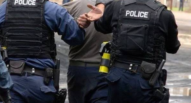 Arrestohet një person me urdhërarrest aktiv