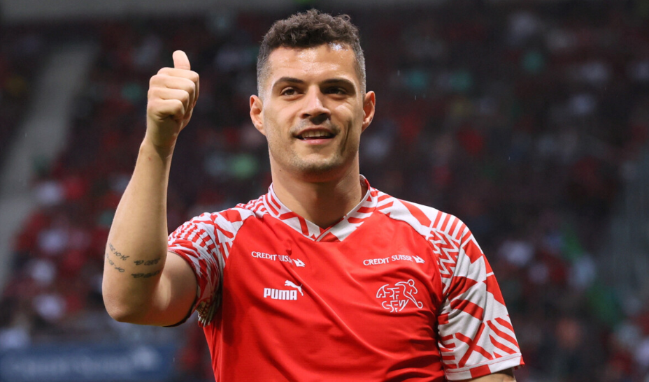 Xhaka  Zvicra i ka dhënë shumë familjes sime  është privilegj ta vesh këtë fanellë