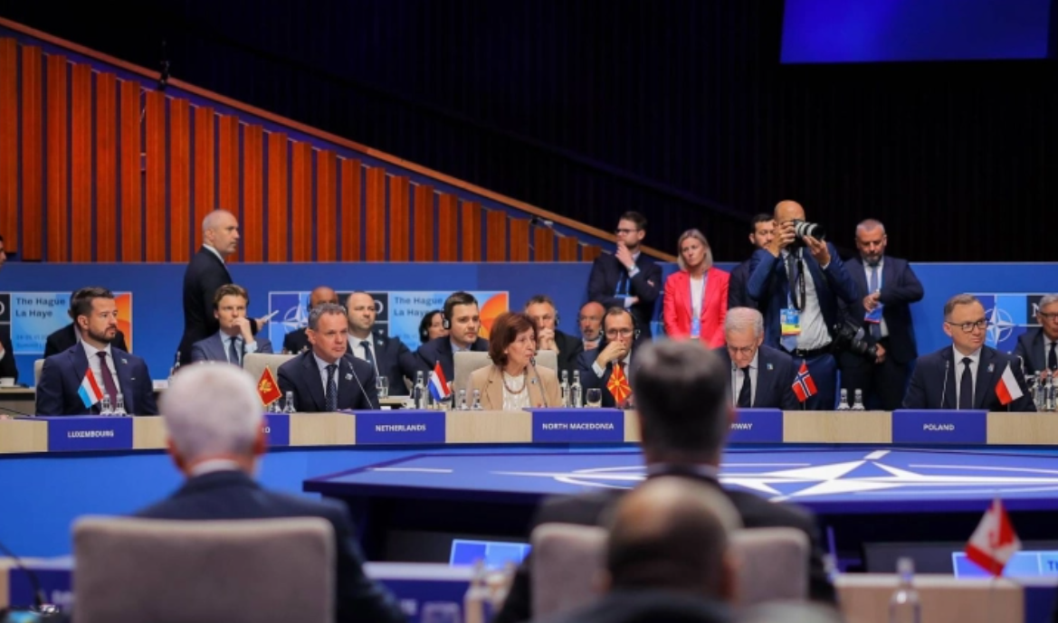 Presidentja Siljanovska Davkova dhe ministrat Misajllovski dhe Mucunski marrin pjesë në Samitin e NATO s në Ankara