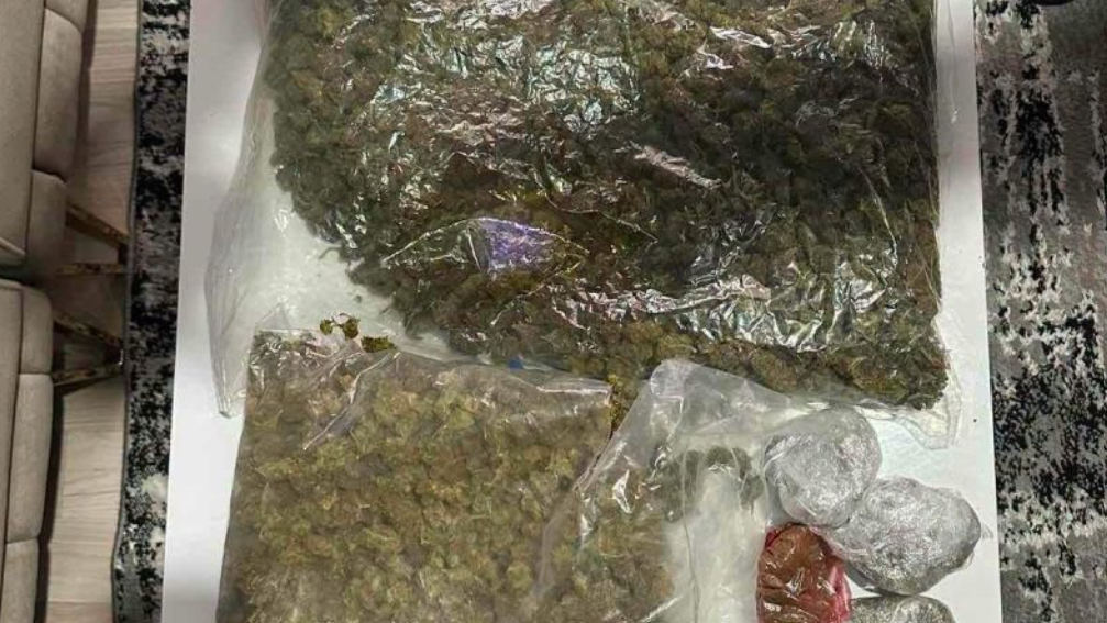 Aksion policor në Haraçinë  Kapen mbi 2 kilogramë marihuanë  arrestohet 25 vjeçari