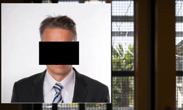 Skandali që tronditi Zvicrën  Ish politikani akuzohet për drogimin dhe abuzimin e grave  mes tyre një 15 vjeçe