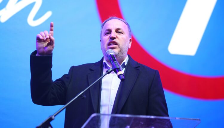 Adnan Azizi  Tetova bojkoton vjedhësit e kanalizimit në Zajaz