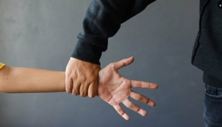 17 vjeçarja nga Tetova denoncon se është ngacmuar seksualisht në vendin e saj të punës
