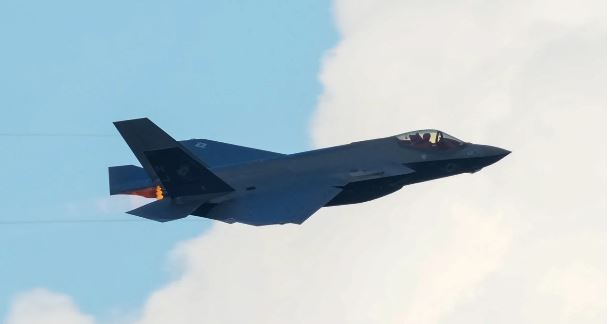 Trump pritet t i tregojë Turqisë se është gati të rivendosë aksesin në avionët F 35