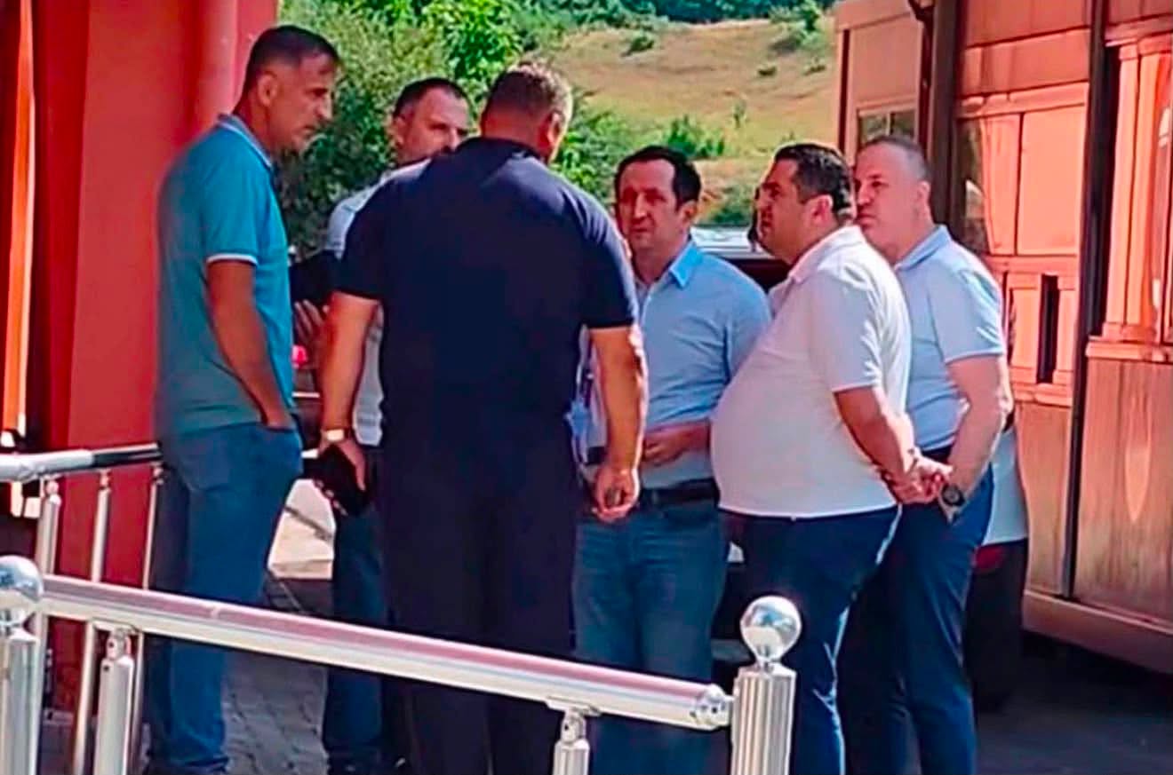 VLEN  Ndalimi pa shpjegim i tre zyrtarëve tanë kërkon përgjigje zyrtare 