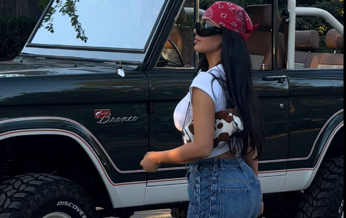 Një tjetër luks në garazhin e Kim Kardashian  makina e re po bën bujë