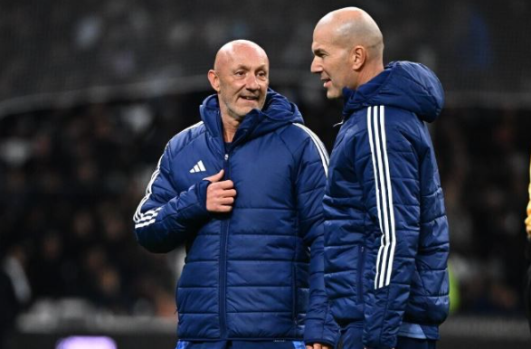 Zidane e merr në staf te Franca legjendën Barthez